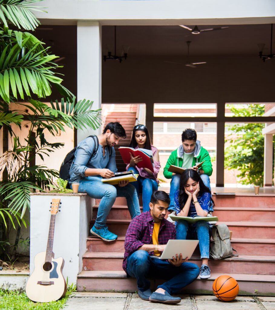 THE ROLE OF EXTRACURRICULAR ACTIVITIES IN COLLEGE ADMISSIONS 26 UG xtra curicullar activity